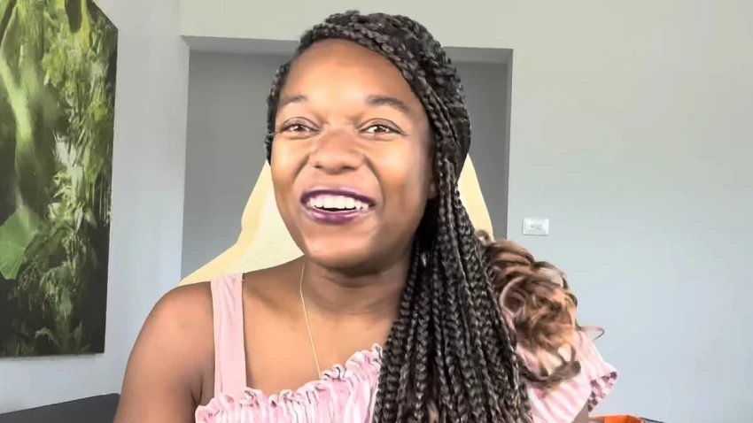 Article from www.dailymail.co.uk with the title 'Home birth influencer' who advises against medical interventions is arrested after baby DIES during two-day labour