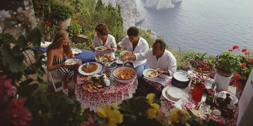 Article from www.esquire.com with the title The Lost Art of Taking a Long, Boozy Lunch