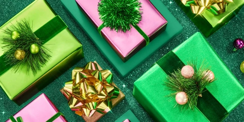 Article from www.aboutamazon.com with the title 10 ways to beat holiday shopping stress, from one-tap ordering to Same-Day Delivery through Christmas Eve